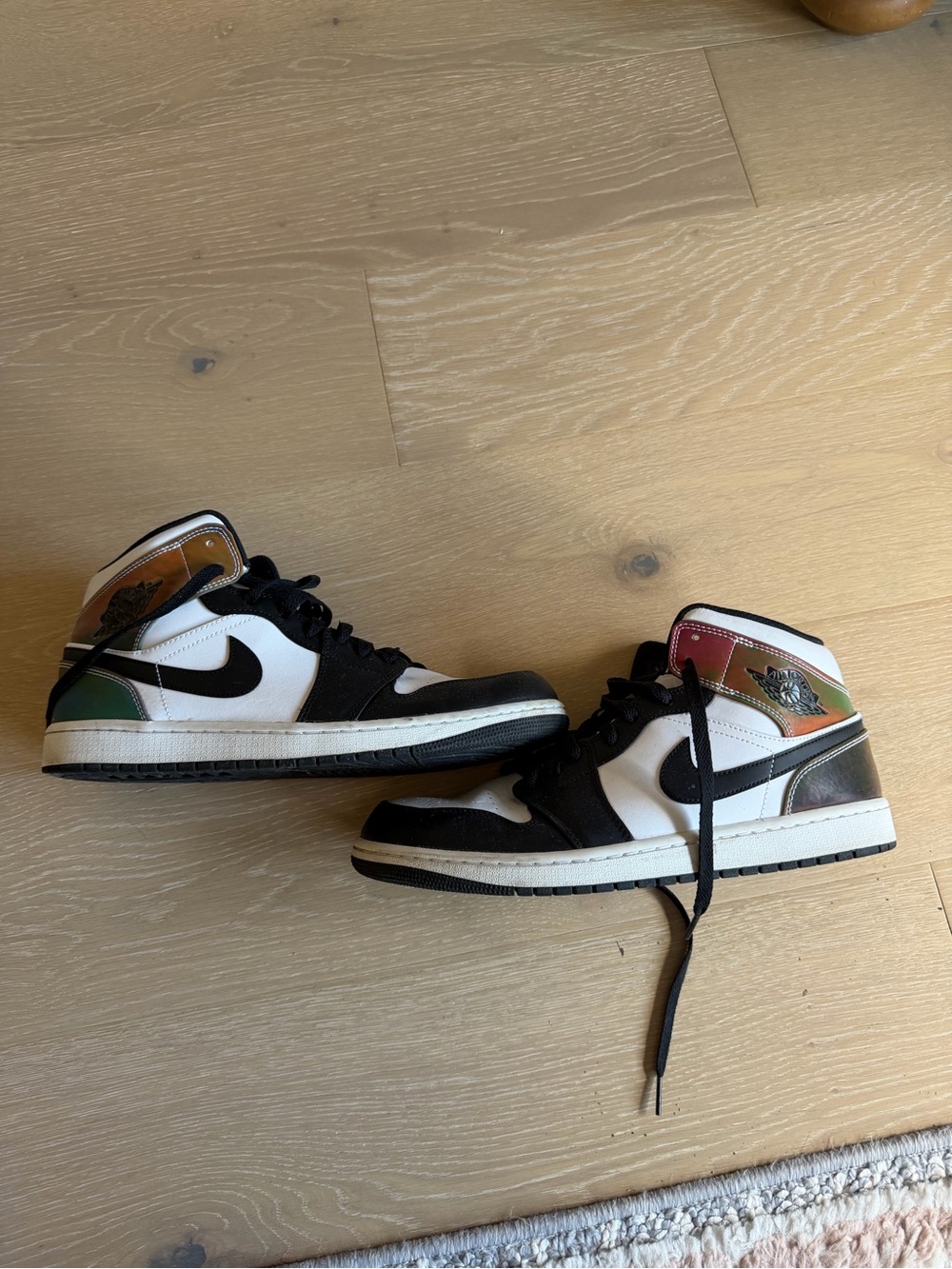 Mens Jordan 1 Black and White High-Top Sneakers with Multicolor Heel Panel